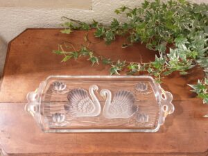 Plat de service cygne Mikasa