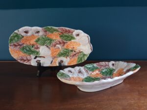 Plats de service en barbotine