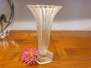 Vase tulipe en verre Art déco