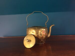 Bouilloire ancienne en laiton
