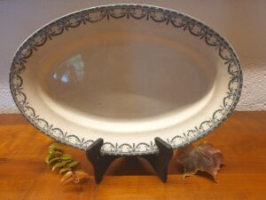 Plat Terre de fer Salins ancien