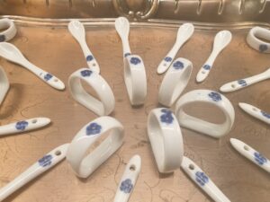 Décor de table en porcelaine