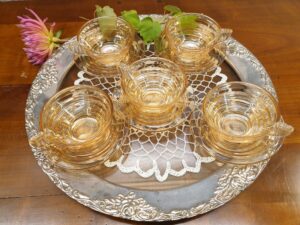 Ensemble de tasses en verre Art Déco