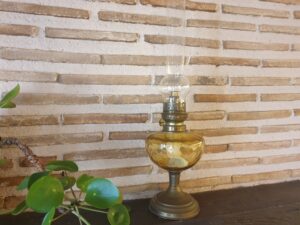 Lampe à pétrole ancienne